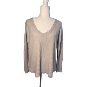 nine britton v-neck top